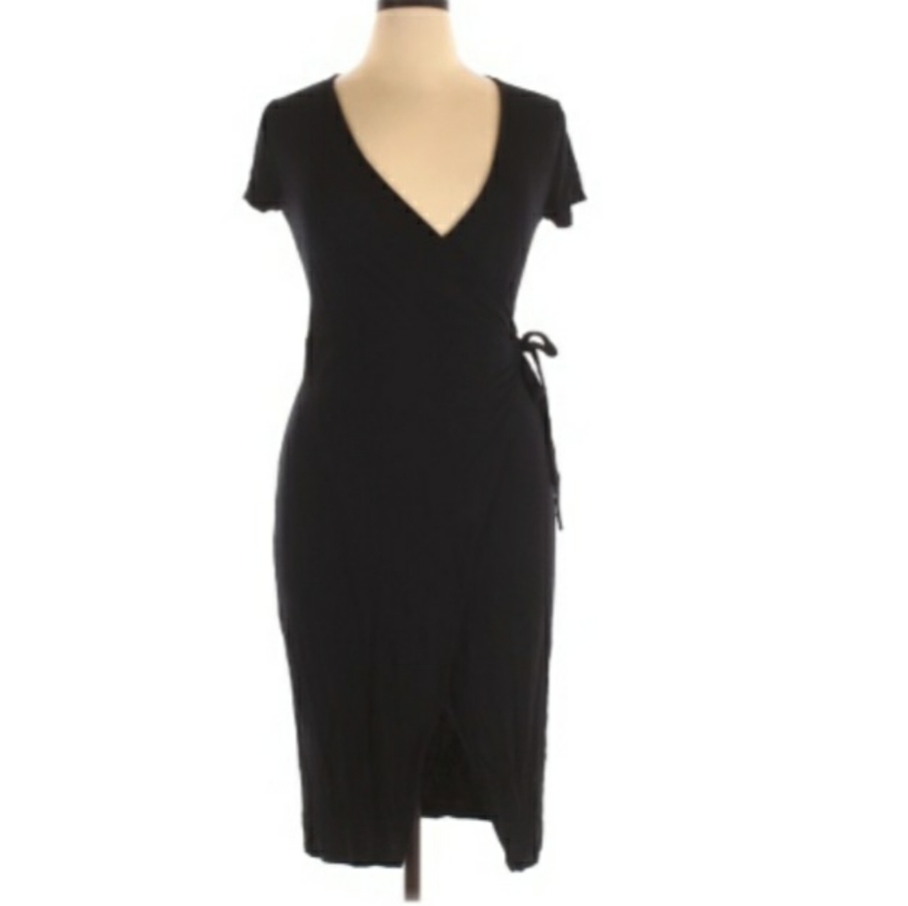 FOREVER 21 BLACK WRAP DRESS